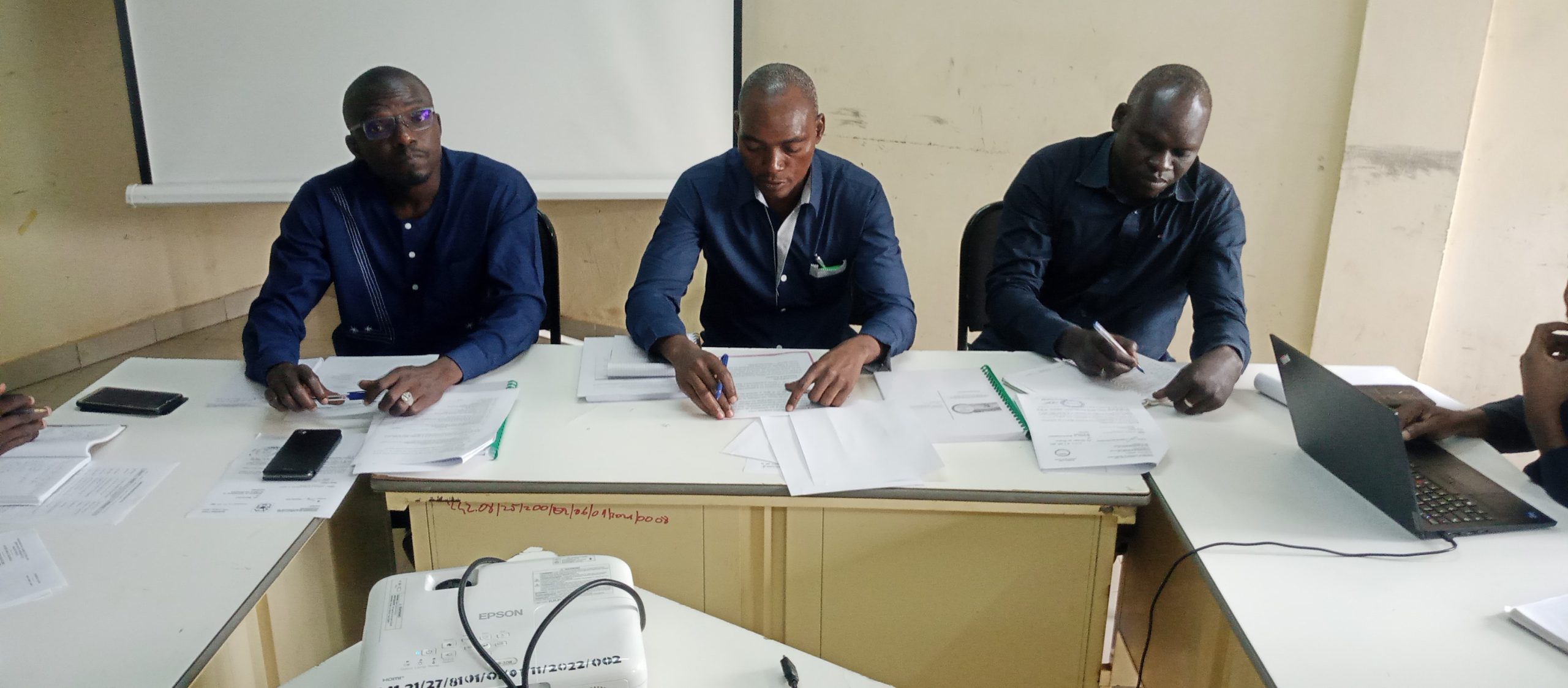 𝐏𝐫𝐨𝐣𝐞𝐭 𝐝’𝐀𝐦𝐞́𝐧𝐚𝐠𝐞𝐦𝐞𝐧𝐭 𝐞𝐭 𝐝𝐞 𝐕𝐚𝐥𝐨𝐫𝐢𝐬𝐚𝐭𝐢𝐨𝐧 𝐝𝐞 𝐥𝐚 𝐩𝐥𝐚𝐢𝐧𝐞 𝐝𝐞 𝐥𝐚 𝐋𝐞́𝐫𝐚𝐛𝐚 : 𝐥𝐞 𝐫𝐚𝐩𝐩𝐨𝐫𝐭 𝐝’𝐞́𝐯𝐚𝐥𝐮𝐚𝐭𝐢𝐨𝐧 𝐚̀ 𝐦𝐢-𝐩𝐚𝐫𝐜𝐨𝐮𝐫𝐬 𝐯𝐚𝐥𝐢𝐝𝐞́